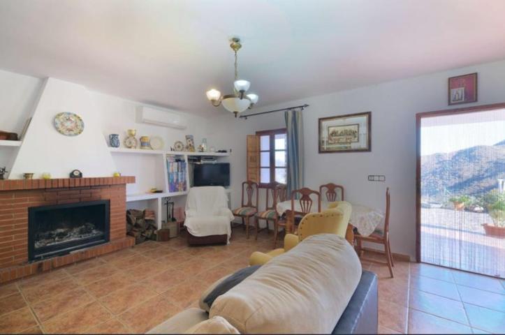 Casa con terreno en venta en Comares, Cuevas photo 0