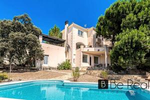 Chalet en venta en Valdemorillo, Madrid photo 0