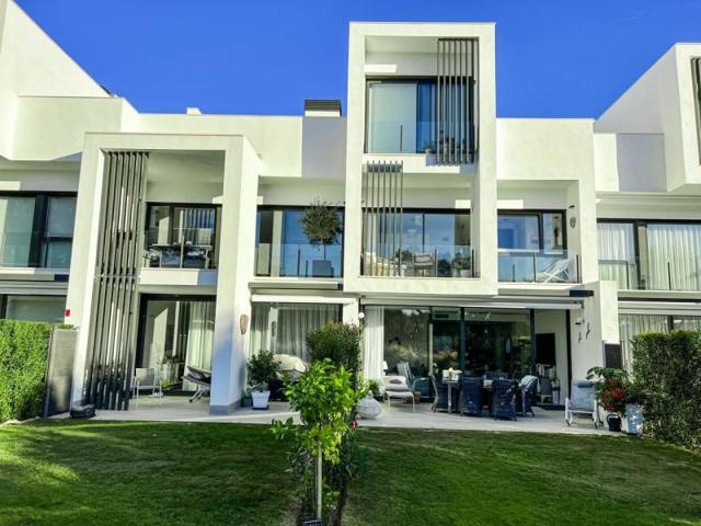 Adosada en venta en San Roque, Casa 11 12, Hoyo 17, Calle Mesilla del …, 11360 photo 0