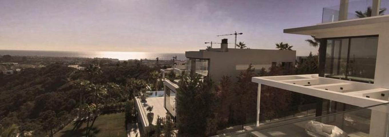 Chalet en venta en Estepona, Costa del Sol Occidental - Área de Estepona photo 0