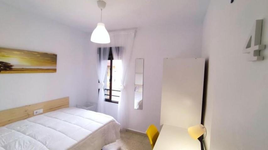 Habitación en alquiler en Granada, Pasaje de Teba, 18011 photo 0
