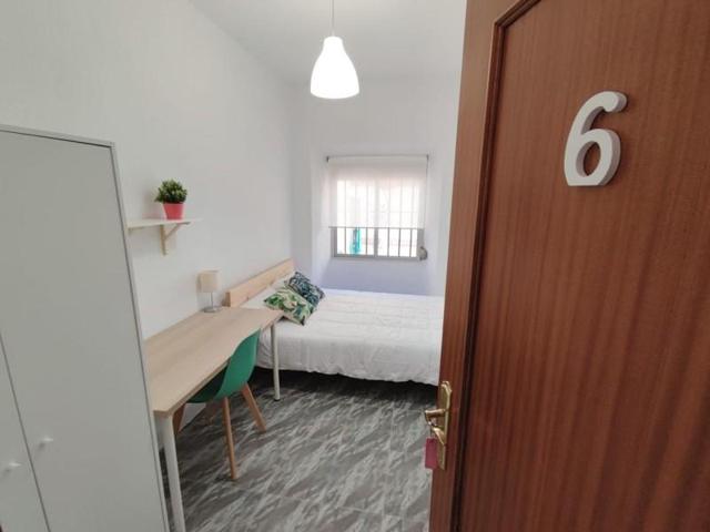 Habitación en alquiler en Granada, Cuesta Molinos, 18008 photo 0