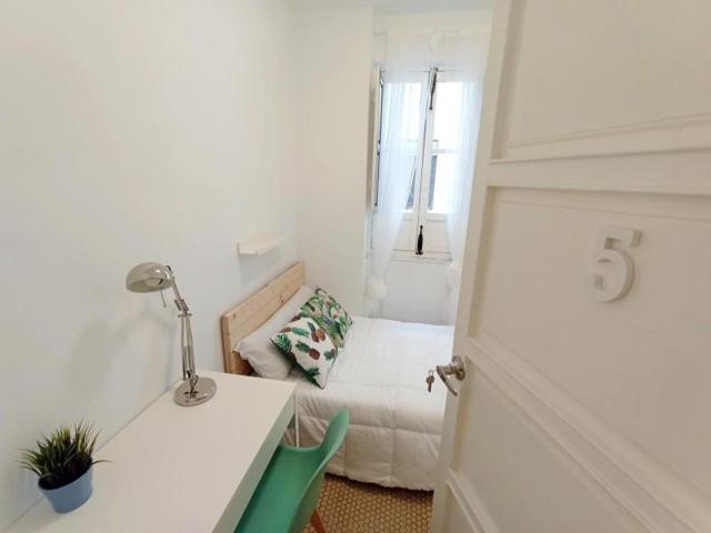 Habitación en alquiler en Granada, Calle Santa Teresa, 18002 photo 0