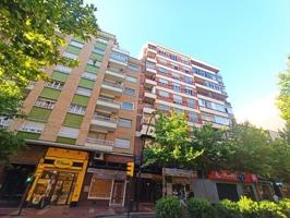 Piso en alquiler en Zaragoza, Delicias photo 0