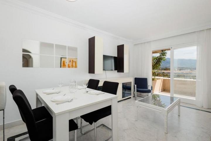 Apartamento en alquiler en Marbella, Puerto Banus photo 0