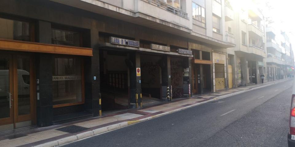 Garaje en venta en Vitoria-Gasteiz, Centro photo 0