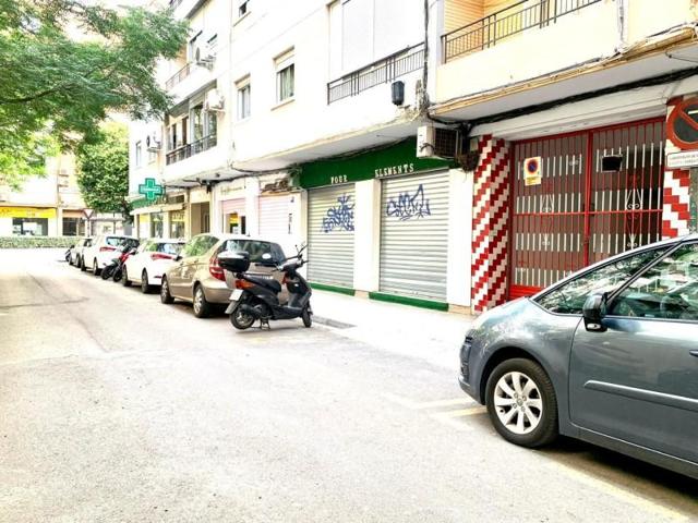 Local comercial en venta en Granada, Arabial photo 0