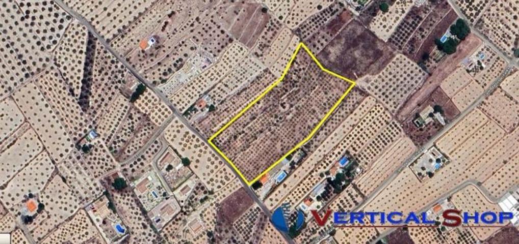 Terreno en venta en Caudete, Club de Tenis photo 0