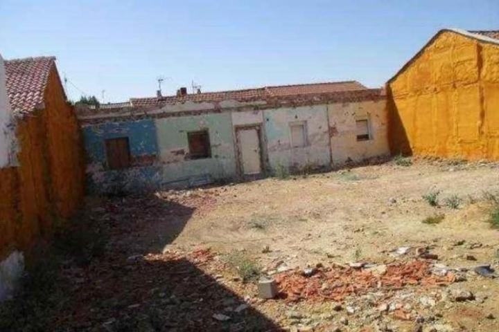 Terreno en venta en Venta de Baños, Sangar photo 0