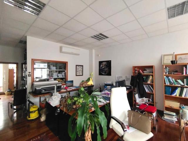 Local comercial en venta en Segovia, Sector Plaza de Toros photo 0