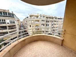 Apartamento en venta en Torrevieja photo 0