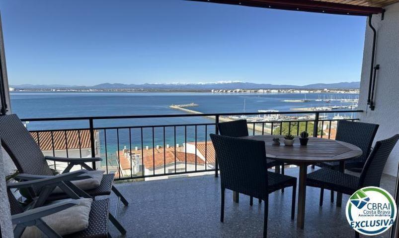 Apartamento en venta en Roses photo 0