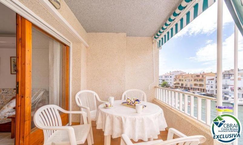 Apartamento en venta en Empuriabrava photo 0