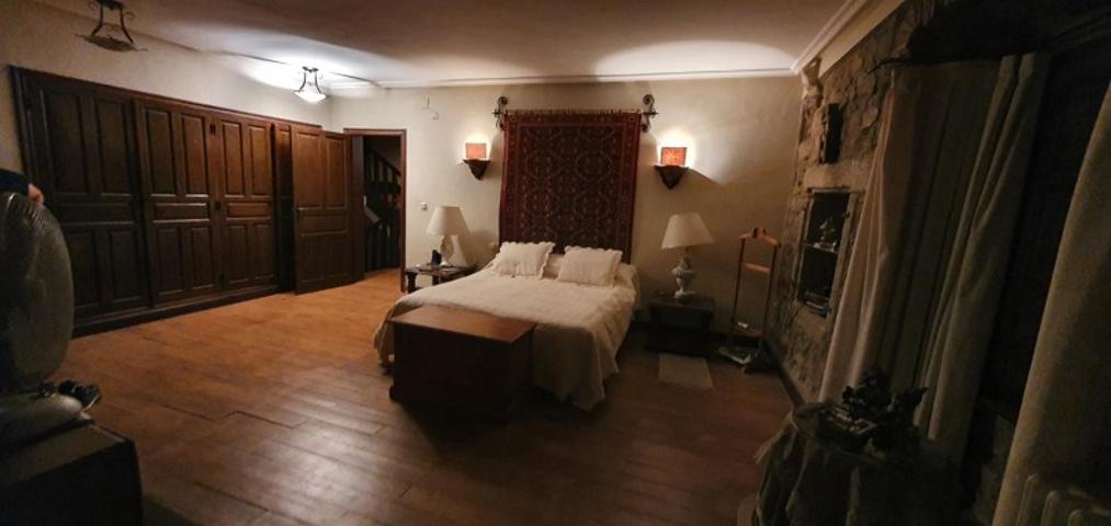 Chalet en venta en Miranda del Castañar photo 0