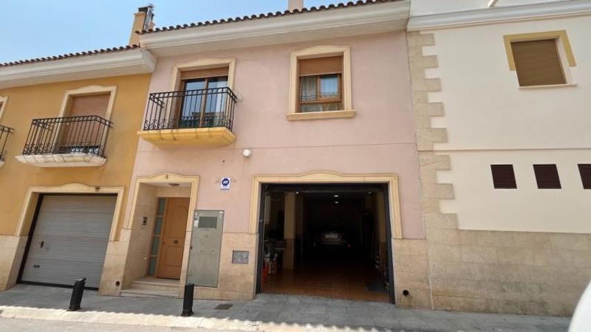 Adosada en venta en La Nucia, Town center photo 0