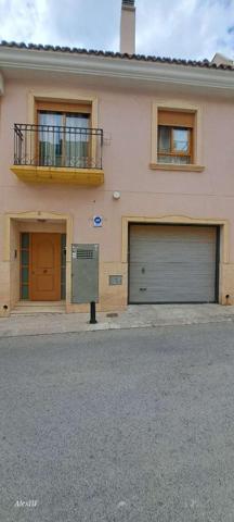 Casa en venta en La Nucia, Centro photo 0