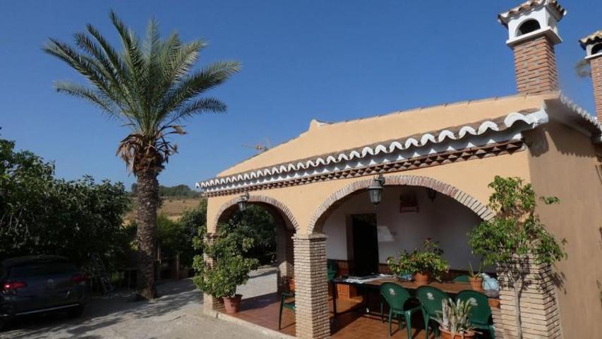Casa con terreno en venta en Pizarra, South of spain photo 0