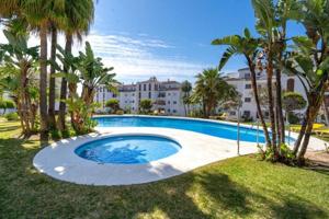 Apartamento en venta en Marbella, Cabopino-Artola photo 0