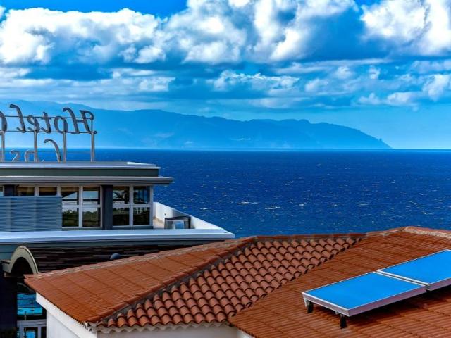 Edificio en venta en Santiago del Teide photo 0