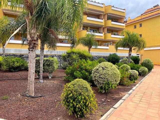 Edificio en venta en Santiago del Teide photo 0