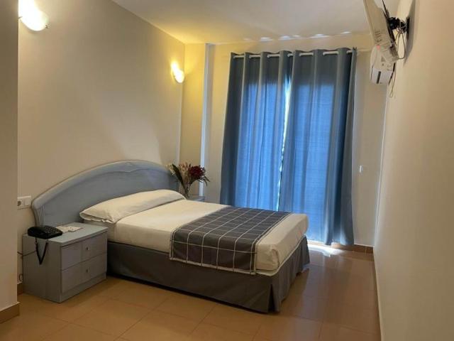 Edificio en venta en Granada, Granada photo 0