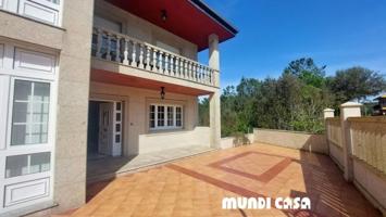 Casa en alquiler en Boiro, Boiro photo 0