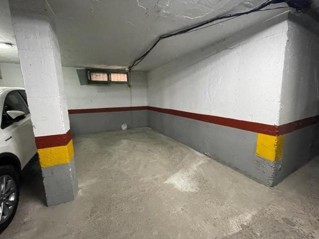 Garaje en alquiler en Sevilla, Arenal - Museo - Tetuán photo 0