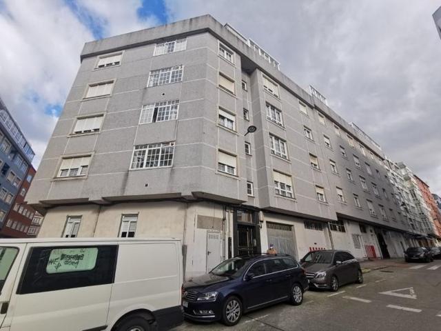 Local comercial en alquiler en Ferrol photo 0