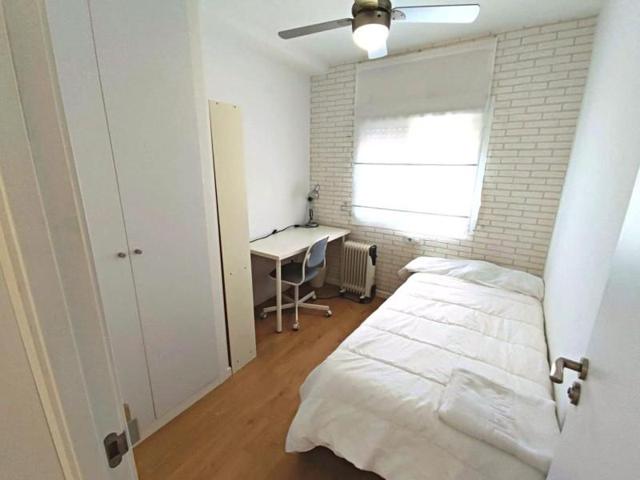 Habitación en alquiler en Valencia, Calle Escultor Mora Cirujeda, 46020 photo 0