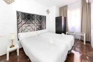 Habitación en alquiler en Granada, Paseo del Salón, 18009 photo 0
