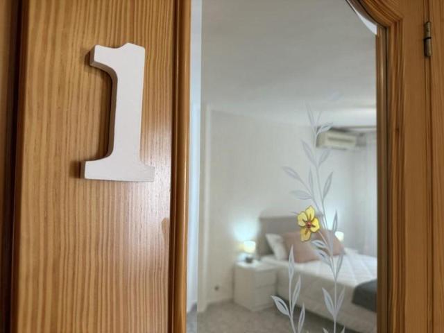 Habitación en alquiler en Valencia, Carrer de Gran Canària, 46011 photo 0