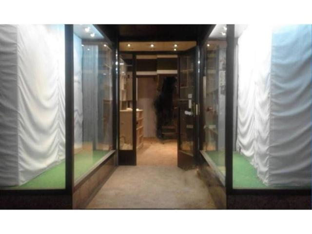 Local comercial en alquiler en Lleida, Segrià photo 0