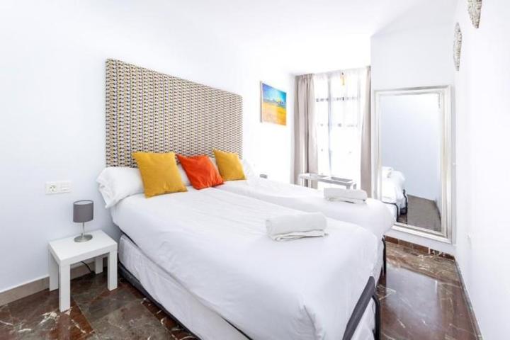 Habitación en alquiler en Granada, Calle Doctor Martín Lagos, 18005 photo 0