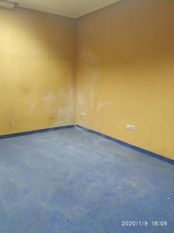 Local comercial en alquiler en Plasencia, Avenida salamanca, 10600 photo 0