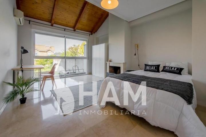 Habitación en alquiler en Madrid, Rejas photo 0