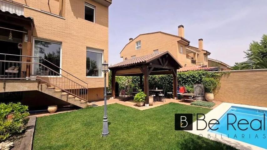 Habitación en alquiler en Villanueva de la Cañada, Calle Perú, 28691 photo 0