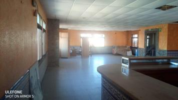 Edificio en alquiler en Plasencia, LA TRUCHA, 10600 photo 0