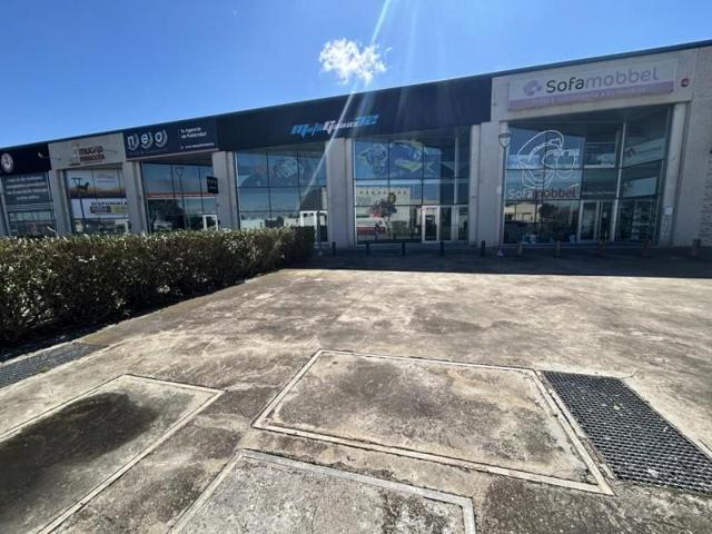 Local comercial en alquiler en Tudela, Calle Canal de Tauste, 31500 photo 0