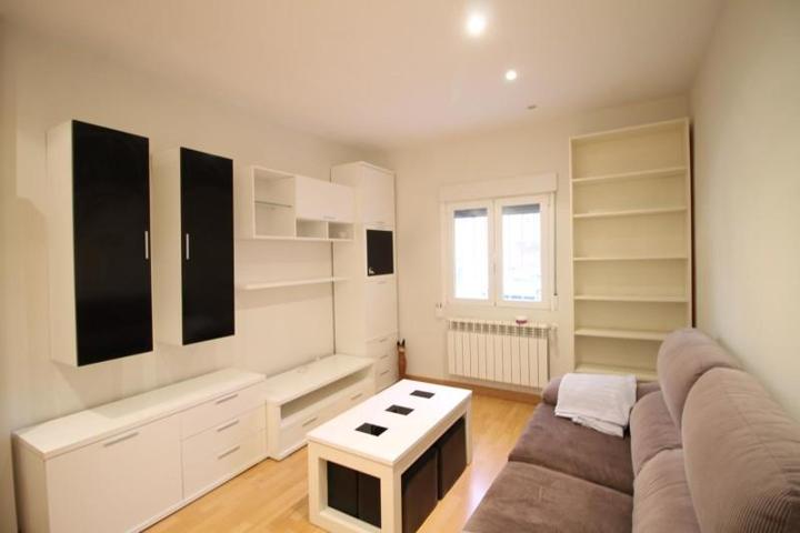 Piso en alquiler en Madrid, Calle de la Costa del Sol, 28033 photo 0