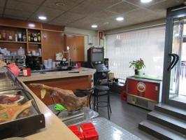 Local comercial en alquiler en Castelldefels, Els Canyars photo 0