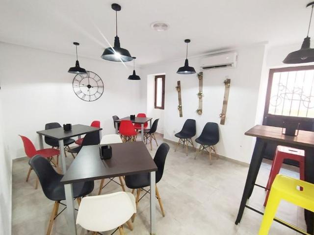 Local comercial en alquiler en Denia, Puerto photo 0