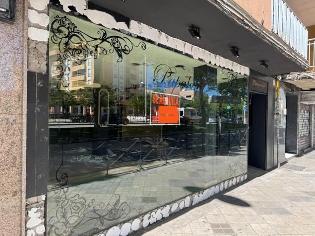 Local comercial en alquiler en Granada, Plaza de toros photo 0