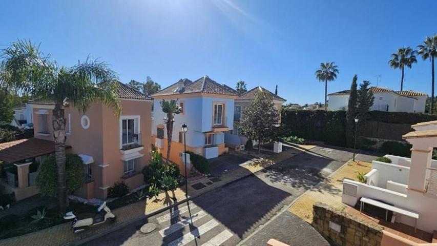 Casa en alquiler en Marbella, Marbella photo 0