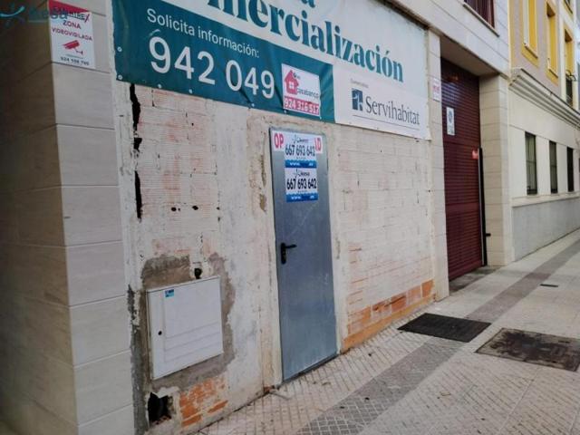 Local comercial en venta en Badajoz, Estación photo 0