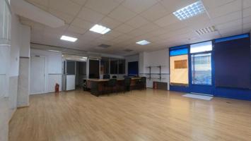 Local comercial en venta en Plasencia, Avenida de extremadura photo 0