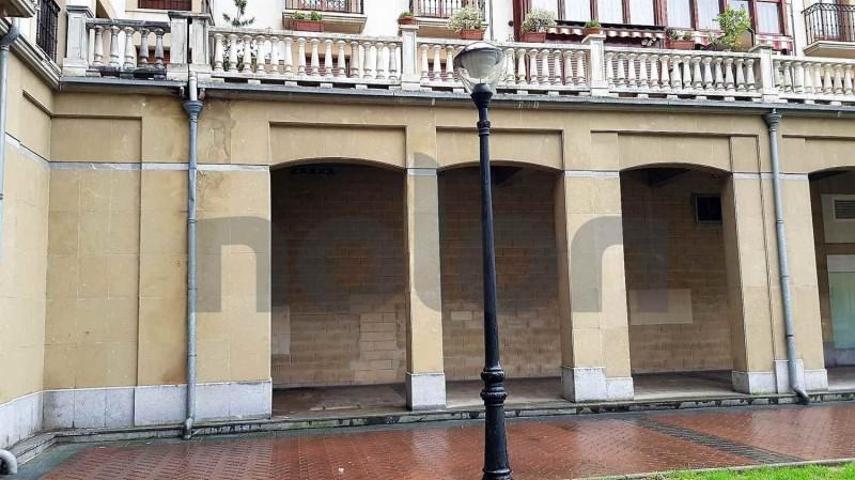 Local comercial en venta en Urretxu, Goierri photo 0