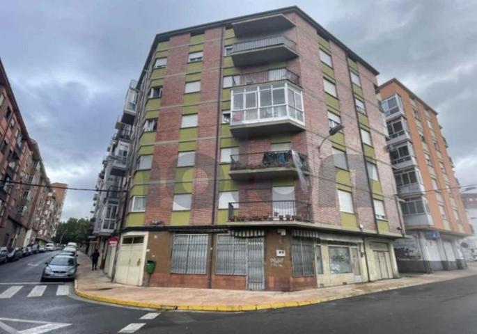 Piso en venta en Ponferrada, Bierzo- Ancares photo 0