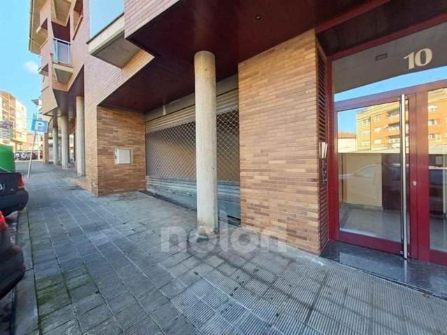 Local comercial en venta en Roda de Ter, Osona photo 0
