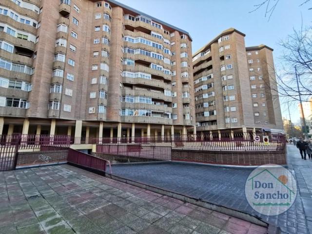 Garaje en venta en Valladolid photo 0