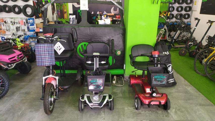 Local comercial en venta en Nerja, Chaparil photo 0